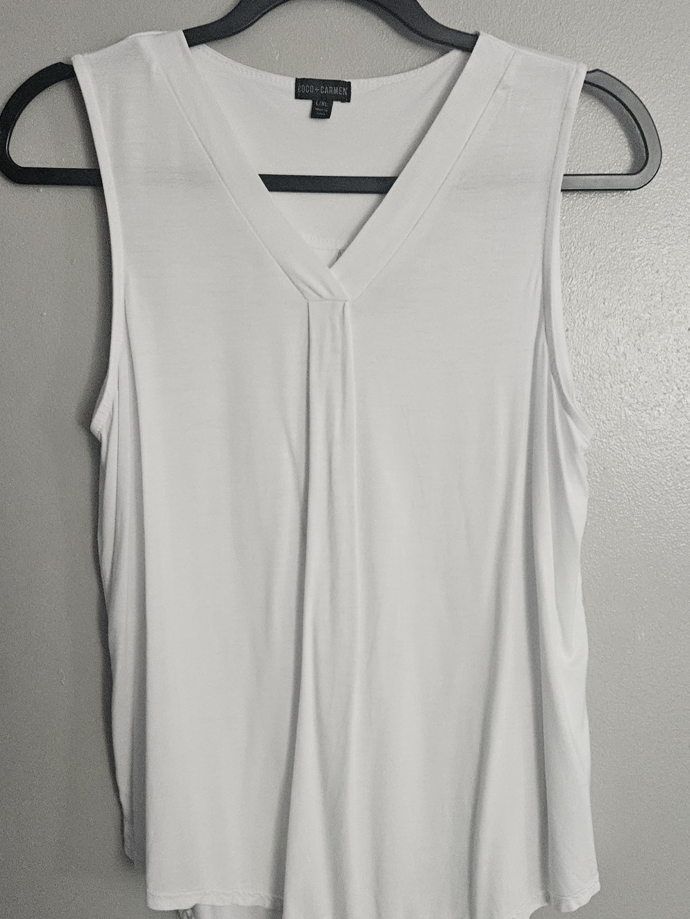 Coco + Carmen White V-Neck Sleeveless Tank ZZZ
